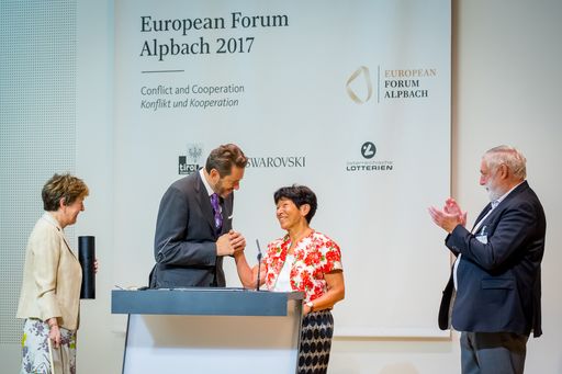 Wissenschaftsminister Harald Mahrer mit Helga Nowotny