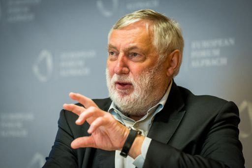 Franz Fischler zieht positive Bilanz und präsentiert aktuelle
Teilnehmerzahlen des Europäischen Forums Alpbach 2017.