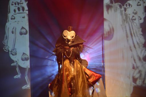 Vorschau Bild von Herzkönigin aus Alice. Puppe von Claudia Six. Regie: Simon
Meusburger