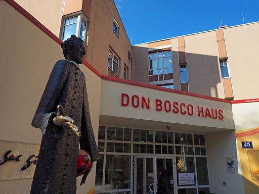 Seit mehr als 30 Jahren steht das Haus der
Salesianer für Begegnung, Freude, Kommunikation und Kirche im Geist
Don Boscos.