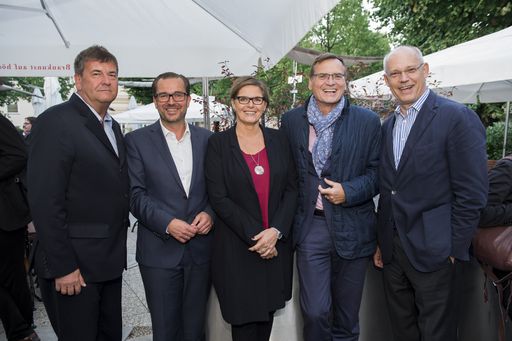 Vorschau Bild von APA-Bieriger 2017, v.l.n.r.: Karl Pachner (ORF),
Clemens Pig (APA), Karin Thiller (APA), Thomas Kralinger (Kurier)
und Christoph Kotanko (OÖN)