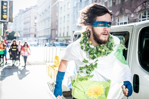  SuperheldInnen laden zum Umweltfestival in die
Arena Wien