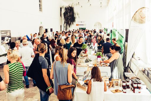 Vorschau Bild von Foto zum Wein- und Kulinarikfestival PAN O'GUSTO in
der historischen Orangerie im Schlosspark Eisenstadt