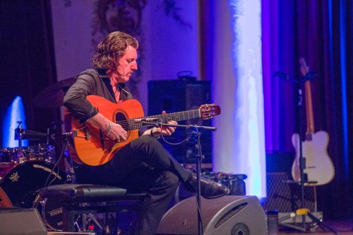 Vorschau Bild von Foto des Künstlers Titi Robin beim Konzertabend
Balkan- und Roma-Sounds im Schloss Esterházy