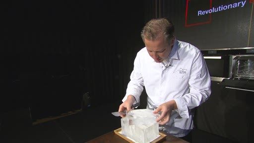 "Der größte Innovationssprung seit Einführung des
Induktionskochfelds" – mit diesen Worten hatte Dr. Markus Miele die
Produktinnovation angekündigt. Deutlich konkreter wurden die beiden
geschäftsführenden Gesellschafter Dr. Markus Miele und Dr. Reinhard
Zinkann bei der Österreich-Premiere am 11. September 2017 in Wien.