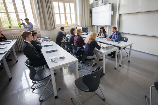 Vorschau Bild von "Unternehmerin macht Schule" am 21. September 2017
mit Harald Mahrer, Bundesminister für Wissenschaft, Forschung
Wirtschaft und Martha Schultz, FiW-Bundesvorsitzende und
WKÖ-Vizepräsidentin