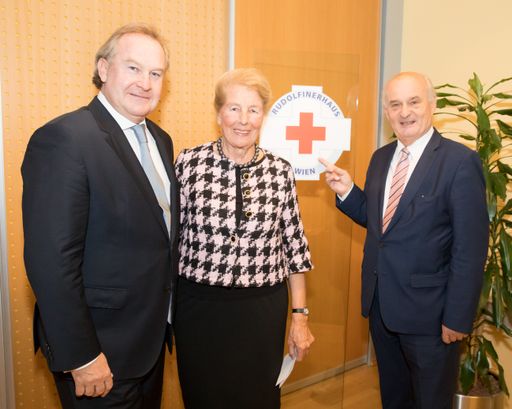 (c) www.annarauchenberger.com / Anna Rauchenberger
- Wien, Austria - 21.09.2017 - Das Rudolfinerhaus feiert 25 Jahre
Pflegewissenschaft - Feier und Seidl-Preis Verleihung. FOTO v.l.:
KommR Dr. Georg Semler, Vorstandsvorsitzender Rudolfiner-Verein
Rotes Kreuz, Univ.-Prof. Dr. Elisabeth Seidl, Praesidentin
Rudolfiner-Verein Rotes Kreuz, Bezirksvorsteher Adolf Tiller,
Bezirksvorsteher von Doebling, 1190 Wien