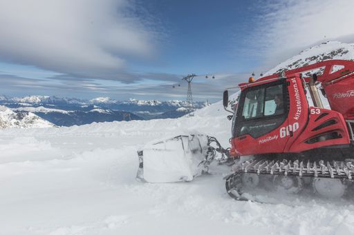 Vorschau Bild von Die ersten frühen Schneefälle haben den Gletscher
mit einer Neuschneedecke von bis zu einem Meter versorgt.