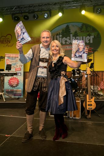 Vorschau Bild von Verleger und Herausgeber des neuen Look! Country: Herausgeberin
Uschi Pöttler-Fellner (Echo-Verlag) und VD Rainer Eder (Österr.
Agrarverlag)