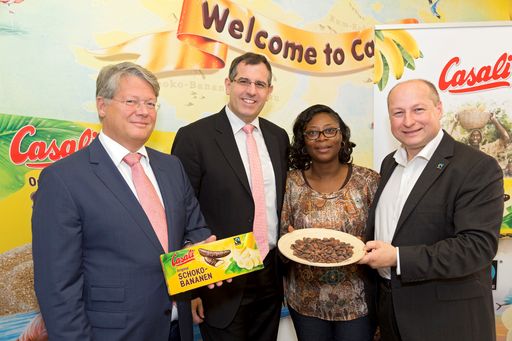  Anne-Marie Yao von FAIRTRADE West African Cocoa Program besuchte
das Süßwarenhaus Manner