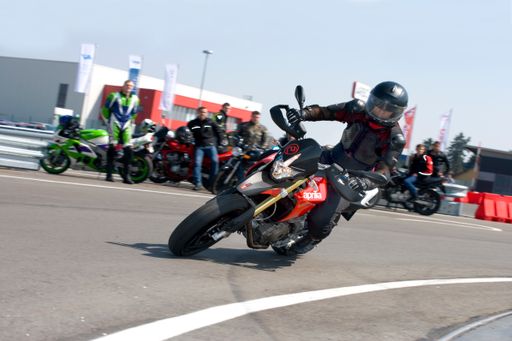 Verhüllungsverbot gilt nicht beim Motorradfahren