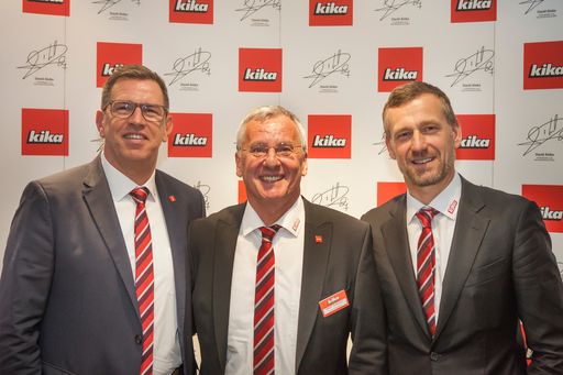 Vorschau Bild von Vlnr: Mario Legrum/ kika Vertriebsleiter, Adolf
Thallinger/ Geschäftsleiter kika Linz/Urfahr, Dr. Gunnar George/ CEO