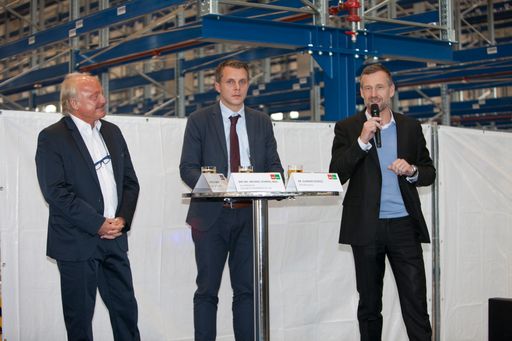 Vorschau Bild von Vlnr: Anton Scherbinek/ Bürgermeister Premstätten,
BM Ing. Michael Schmid, MBA/ Geschäftsführer GOLDBECK RHOMBERG (FL)
AG, Dr. Gunnar George/ CEO kika, Leiner, Lipo