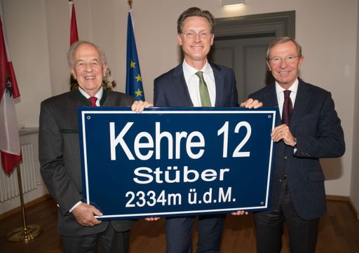  Festakt zum 90. Geburtstag von Prof. Eberhard Stüber in der Neuen
Residenz Salzburg