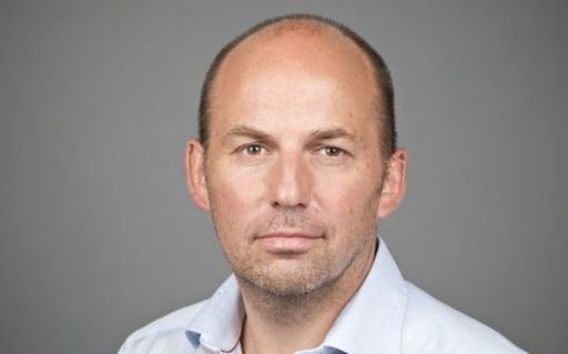 Karsten Böhrs ist erfahrener Unternehmer und
Vertriebsexperte. Seit 2013 widmet er sich als CEO der simpleshow
dem strategischen Ausbau der Marktführerschaft des mittlerweile aus
den Startup-Schuhen entwachsenen Unternehmens durch
Internationalisierung sowie der Innovationsführerschaft durch
fokussierte Technologieentwicklung. Sein Erfolgsrezept? Neben seinen
Erfahrungswerten v.a. die Mischung aus Enthusiasmus, Energie und
Vision. Weiterer Text über ots und www.presseportal.de/nr/111205 /
Die Verwendung dieses Bildes ist für redaktionelle Zwecke
honorarfrei. Veröffentlichung bitte unter Quellenangabe:
"obs/simpleshow GmbH"