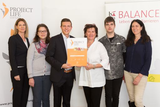 PROJECT Immobilien spendet zum Baustart von „Mein
Cottage13“ 3.000 Euro an den Verein BALANCE – Leben ohne Barrieren.