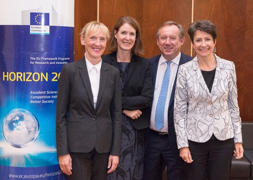  Pressegespräch am 18.10.2017 zum Erfolg Österreichs
im EU-Forschungsprogramm "Horizon 2020". Demnach konnte Österreich
bisher 780 Millionen Euro an Förderung einwerben und zählt zu den
Top-3 bei der Erfolgsquote.
