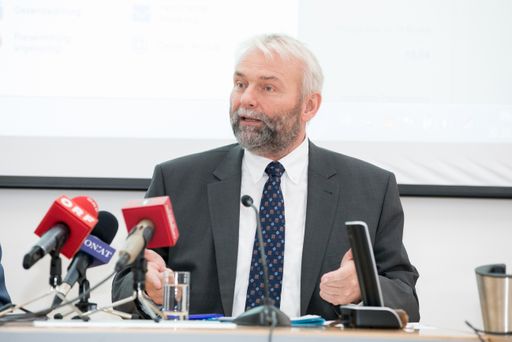 Vorschau Bild von „Mit dem neuen Tarifkalkulator wird die praktische Anwendung der
Smart Meter erstmals sehr einfach erfahrbar gemacht.“, erläuterte
E-Control-Vorstand Andreas Eigenbauer.