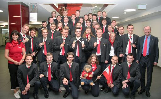 WKÖ-Vizepräsidentin Martha Schultz und WKÖ-Präsident Christoph
Leitl gratulierten dem erfolgreichen Team Austria nach der Rückkehr
von der Berufs-WM WorldSkills 2017 in Abu Dhabi.
