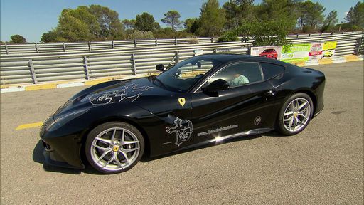 Zum Abschluss des Marathons soll Gregor seine erste
Rennwagen-Fahrstunde bekommen - und das mit einem 750 PS Ferrari auf
der Formel-1 Übungsstrecke. Weiterer Text über ots und
www.presseportal.de/nr/6605 / Die Verwendung dieses Bildes ist für
redaktionelle Zwecke honorarfrei. Veröffentlichung bitte unter
Quellenangabe: "obs/RTL II/Screenshot RTL II"