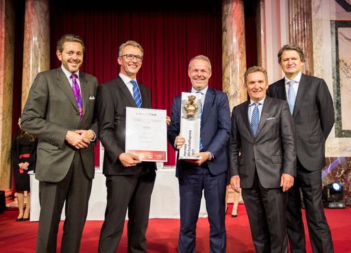 v.l.n.r: Dr. Harald Mahrer, Bundesminister für
Wissenschaft, Forschung und Wirtschaft; Dr. Heinz Flatnitzer,
Vorstand HR & Corporate Communications & Jan Vanbrabant, PhD,
Vorstandsvorsitzender der ERBER AG; Ing. Werner Knausz, CEO ARA –
Altstoff Recycling Austria AGNN; Dr. Helmut Brandstätter,
Chefredakteur, Herausgeber Kurier