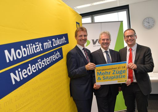Vorschau Bild von vlnr.: VOR-Geschäftsführer Wolgfang Schroll,
NÖ-Verkehrslandesrat Karl Wilfing, ÖBB-RM-Ost Michael Elsner