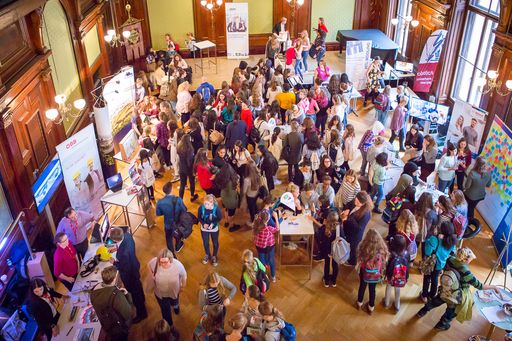 Über 600 Schülerinnen besuchten Girls! TECH UP - den Erlebnistag
für Mädchen zwischen 12 und 16 Jahren