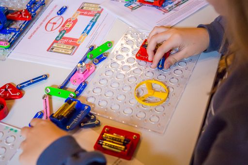 Vorschau Bild von Die Mädchen erprobten ihr technisches Talent bei Girls! TECH UP