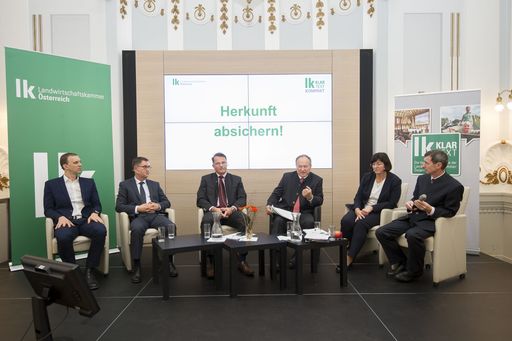 https://www.apa-fotoservice.at/galerie/10702 Im
Bild: Univ.Prof. Dr. Thomas Prohaska, BOKU, Dr. Franz Siegfried
Wagner, Institut Dr. Wagner Lebensmittelanalytik, Martin Greßl, AMA
Marketing, Hermann Schultes, Präsident LK Österreich, Elfriede
Schaffer, LK NÖ und Christian Jochum, LK Österreich.