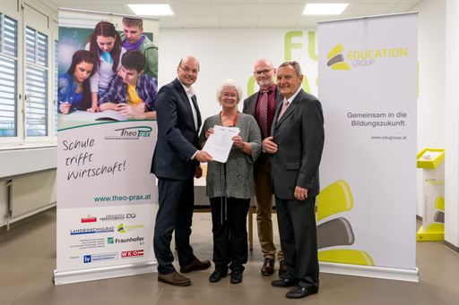  Vertragsverlängerung zwischen Fraunhofer Institut
und Education Group auf weitere 3 Jahre
