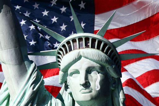 Die Freiheitsstatue steht für die Hoffnung von
Millionen USA-Einwanderern. Zerstört US-Präsident Trump durch die
Abschaffung der GreenCard-Lotterie den amerikanischen Traum?
