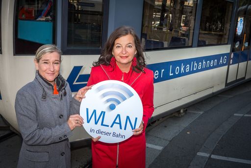Noch mehr Service und Komfort für Fahrgäste: Die Wiener
Lokalbahnen statten sechs Haltestellen und 16 Züge der Badner Bahn
mit Gratis-WLAN aus. Mehr als 35.000 Fahrgäste täglich nutzen die
Badner Bahn als eine der wesentlichsten Pendlerverbindungen zwischen
Niederösterreich und Wien.