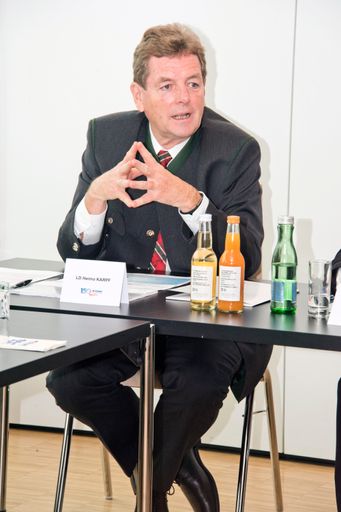 Vorschau Bild von Landesdirektor Heimo Karpf beim Pressegespräch in Graz