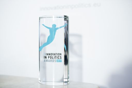 Trophäe Innovation in Politics Awards.2017