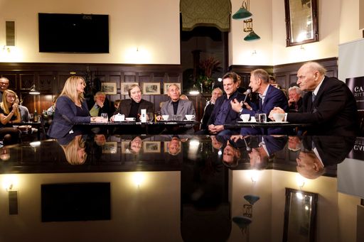 Vorschau Bild von Im Bild von links nach rechts: Happel, Netzer,
Hasil, Herzog, Palme, Körner