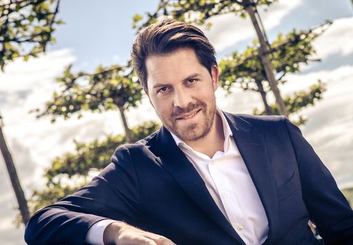 Der Kulturmanager Daniel Serafin unterstützt
Esterhazy beim Ausbau und der Stärkung der bedeutenden Kultur- und
Standortmarken
