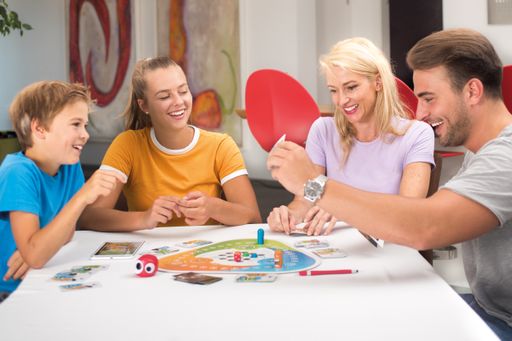  INTERACTION – Das Partyspiel für Familie und
Freunde, ist das erste gemeinsame Projekt von FH Oberösterreich und
rudy games
