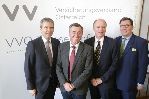  https://www.apa-fotoservice.at/galerie/9980 Im Bild
v.l.n.r.: Hartwig Löger, VVO-Vizepräsident und Vorstandsvorsitzender
UNIQA Österreich; General Franz Lang, Direktor des
Bundeskriminalamtes; Dr. Othmar Thann, Direktor des KFV; Prof. Dr.
Louis Norman-Audenhove, Generalsekretär des VVO;