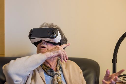  Die honorarfreie Nutzung des bereitgestellten
Bildmaterials ist in jedem Fall nur im Zusammenhang mit
redaktioneller Berichterstattung zum Projekt „VR4Therapy“ und bei
Nennung des Copyrights gestattet.
