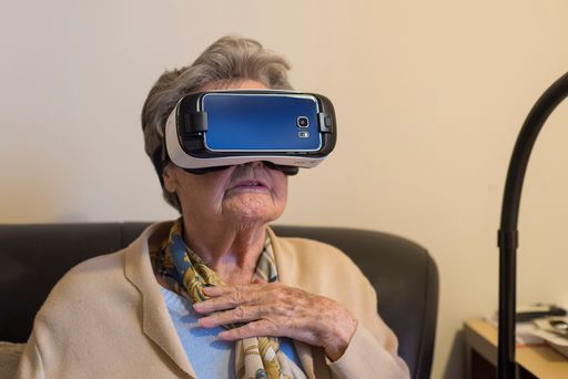 Vorschau Bild von Die honorarfreie Nutzung des bereitgestellten
Bildmaterials ist in jedem Fall nur im Zusammenhang mit
redaktioneller Berichterstattung zum Projekt „VR4Therapy“ und bei
Nennung des Copyrights gestattet.