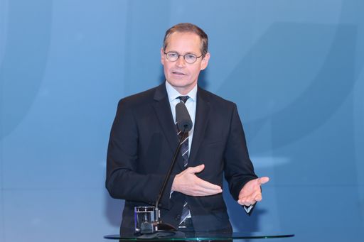 Michael Müller, Regierender Bürgermeister von
Berlin beim "Berlin-Wien Urban Development Forum" der Deutschen
Handelskammer in Österreich (DHK): Der Austausch zwischen den
Städten Berlin und Wien sei bereits jetzt "hervorragend".