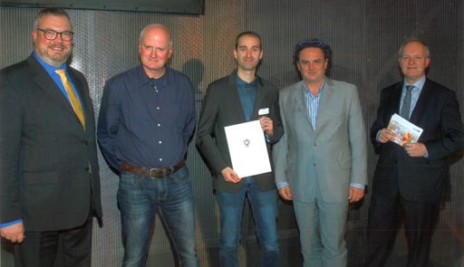  Thomas Winkler, Absolvent des internationalen
Masterstudiengangs „Spatial Information Management“ an der FH
Kärnten, ist einer der 50 nationalen Preisträger des
Würdigungspreises des Bundesministeriums für Wissenschaft, Forschung
und Wirtschaft und gehört damit zu den besten Absolventinnen und
Absolventen der österreichischen Universitäten und Fachhochschulen