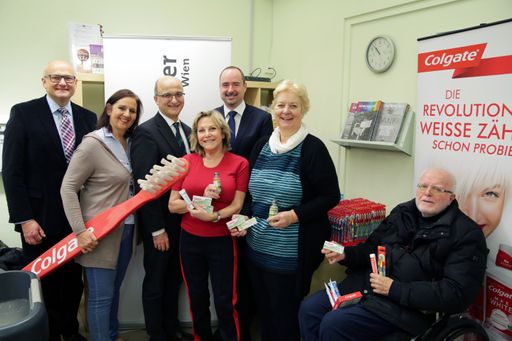 Vorschau Bild von Im Bild v.l.n.r.: MR DDr. C. Ratschew, Präsident
der Landeszahnärztekammer für Wien, E. Vana-Rolles, Moderatorin, MR
Dr. Th. Horejs, Präsident der Österreichischen Zahnärztekammer, MR
Dr. D. Grünberger, Landeszahnärztekammer für Wien, U. Gröger,
Colgate-Palmolive GmbH, MR Dr. M. Gredler, Landeszahnärztekammer für
Wien, MR Dr. F. Kocevar, Landeszahnärztekammer für Wien