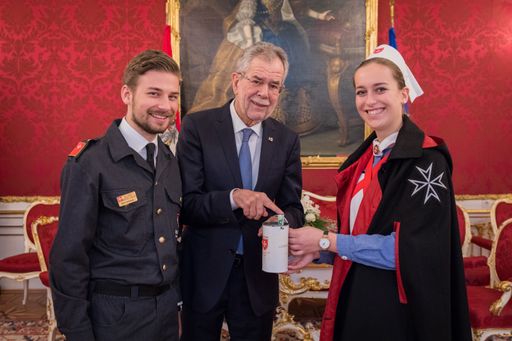Bundespräsident Dr. Alexander van der Bellen
empfängt Mitglieder des MHDA im Zuge der Malteser Straßensammlung.