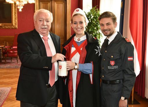 Vorschau Bild von Bürgermeister Häupl unterstützt die Spendenaktion