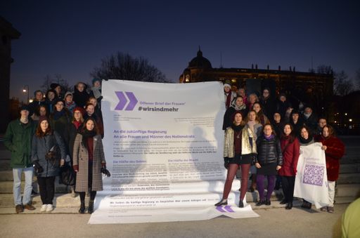 Vorschau Bild von Medienaktion #wirsindmehr: Schauspielerin Maxi
Blaha liest Offenen Brief des Frauen*Volksbegehrens an die
zukünftige Bundesregierung