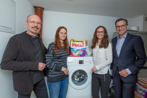Henkel CEE stellte der Organisation Auftakt, die
Menschen mit Behinderung beim Wohnen und in ihrer Freizeit betreut,
auch in diesem Jahr einen Jahresbedarf Wasch- und Reinigungsmittel
sowie drei Bosch-Waschmaschinen zur Verfügung.