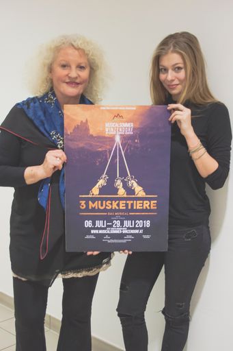  Marika Lichter & Zoë Straub bei der Bekanntgabe der
Besetzung des Musicalsommer Winzendorf