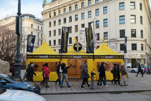  Ehrenamtliche Geistsliche demonstrieren in Wien