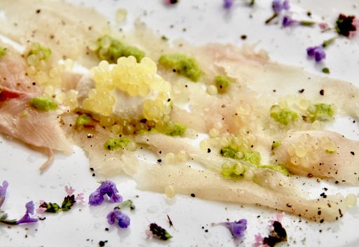 Das Saiblingscarpaccio mit Saiblingskaviar aus dem
Wirtshausführer Rezepte-Foodblog "Kochen wie der Wirt" lebt von der
Frische und Qualität der Zutaten.